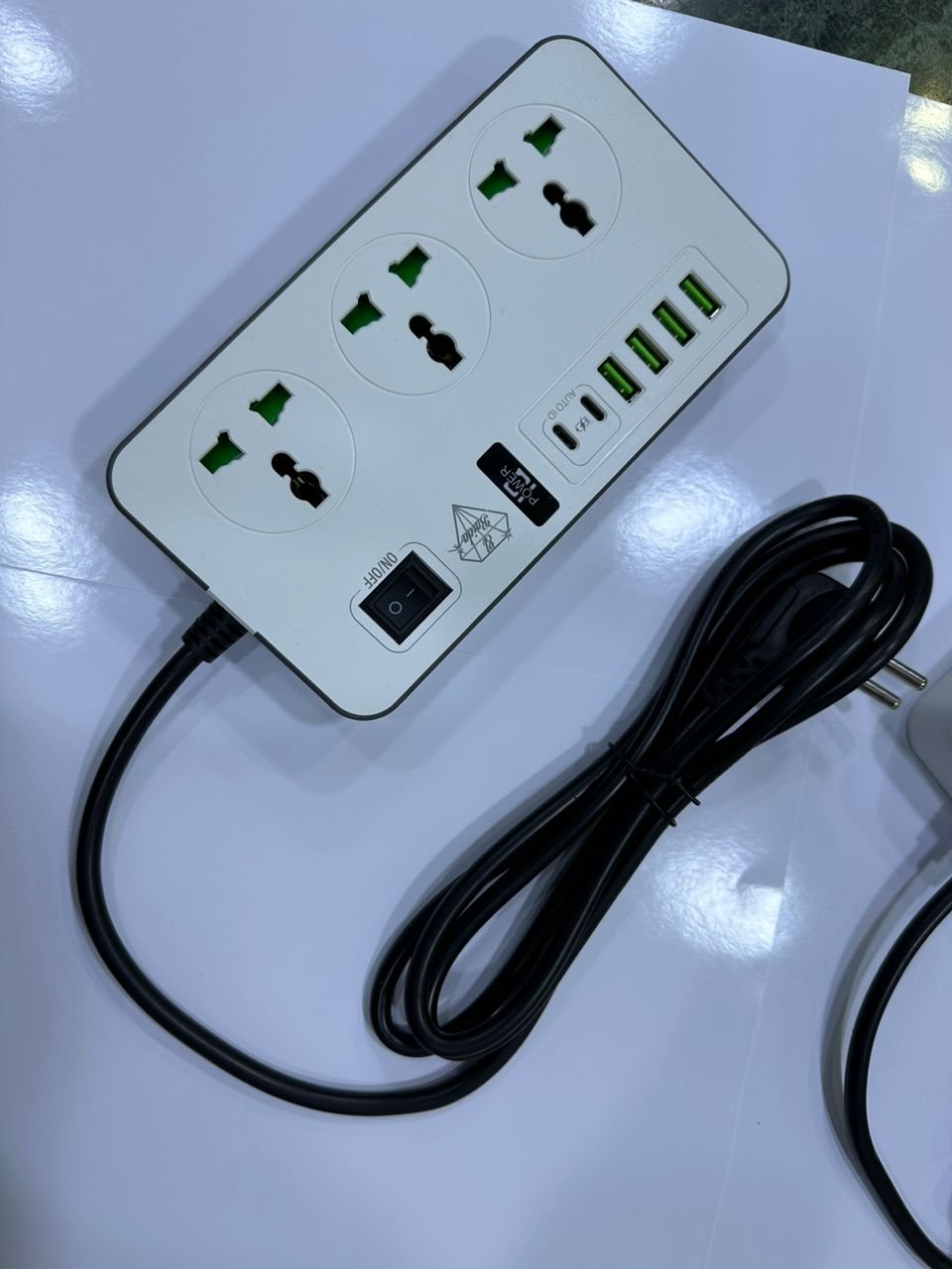 Power Socket 2 PD + 4 USB 3000W 